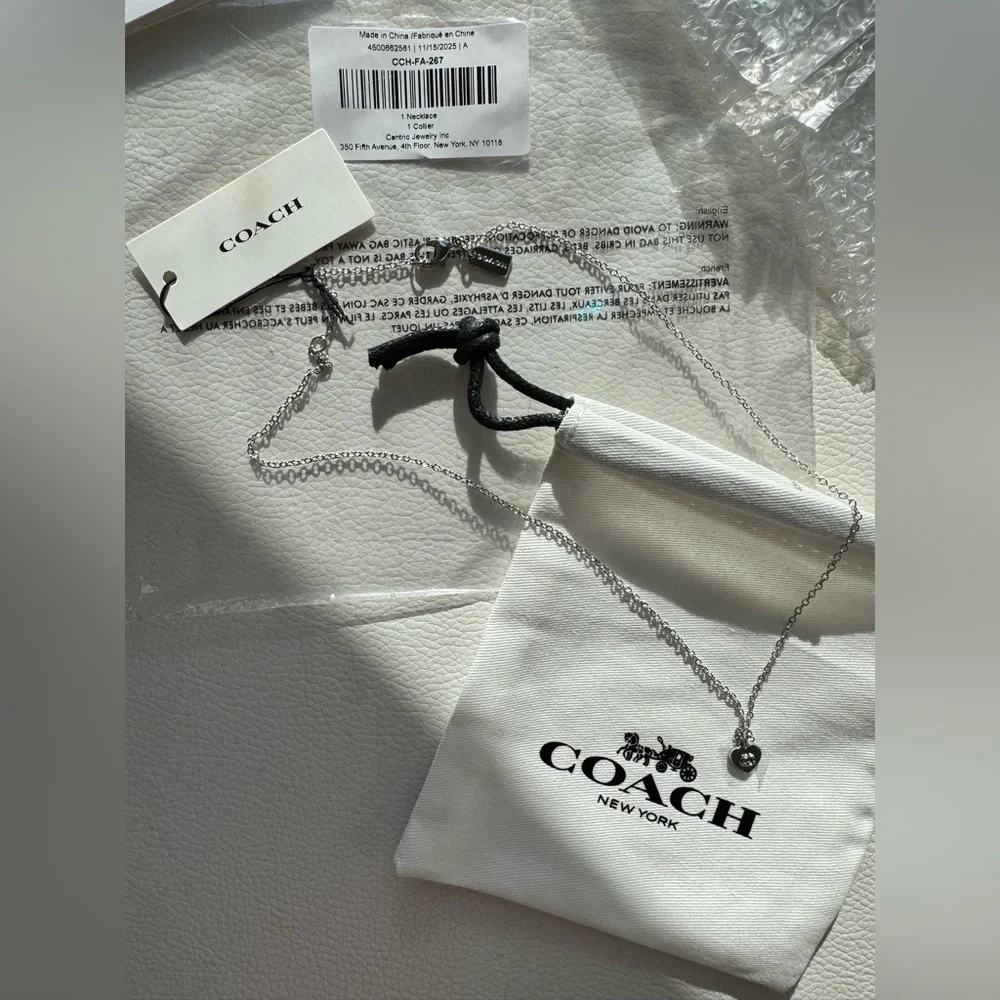 🆕WT COACH Necklace with Heart-Shaped Pendant in Silver